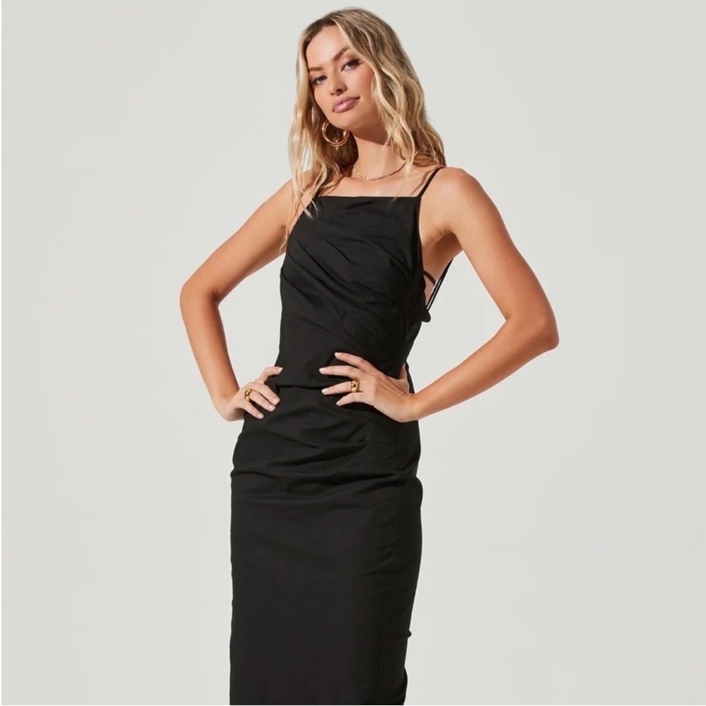ASTR The Label Black Fitted Midi Dress